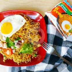 Indomie Goreng Telur Mata Sapi/telur Dadar