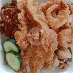 Nasi Kulit Ayam Udang Goreng Telur Dadar Crispy