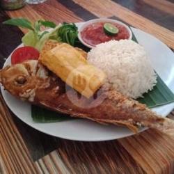 Nasi Tempong Ikan Nila