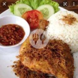 Nasi Ayam Serundeng Jos Tahutempe