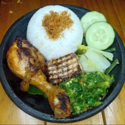 Ayam Bakar Medium   Nasi   Tempe Bacem   Tahu Terong   Urap2