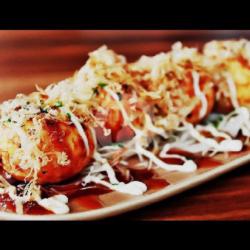 Takoyaki 20 Butir (gurita Udang Salmon Ayam Crabstick Bakso Mozzarella Keju Sosis Mix)