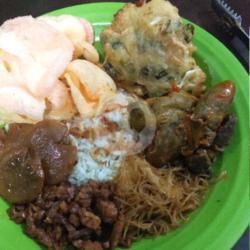 Paket Nasi Uduk Bakwan   Jengkol   Ati Ampela