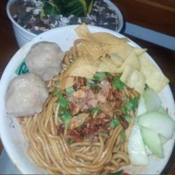 Mie Pangsit Pedas Manis Bakso 1