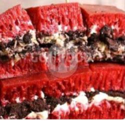 Red Velvet 1/2 Keju 1/2 Kacang Coklat Susu Special Kombinasi.