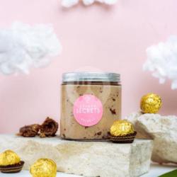 Ferrero Rocher Gelato (chocolate, Hazelnut, Crispy Waffer) (500ml)