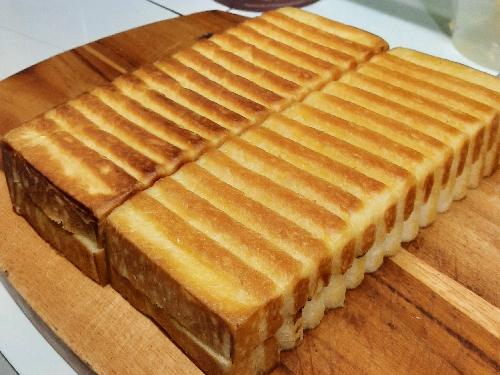 Roti Bakar Eenk Iink Eenk, Dpn Mesjid Besar Kaum Cilawu