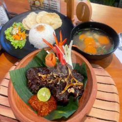 Buntut Sapi Bakar Sambal Taliwang