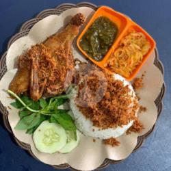 Bebek Goreng   Nasi Dada