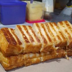 Roti Bakar Isi Keju