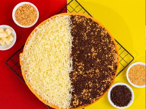 Martabak Pizza
