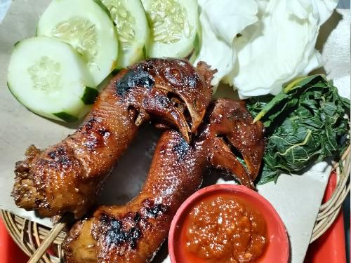 Ayam Bakar dan Ayam Goreng Bu Siti, Sampangan