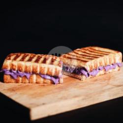 Roti Grape Cheese