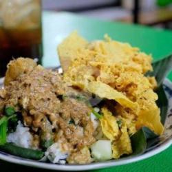 Nasi Pecel Kertosono,peyek ,tempe Tahu Plus Es Teh Manis