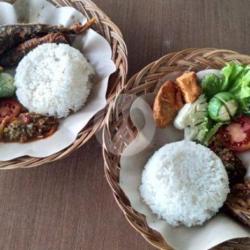 Nasi Ikan Lele