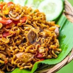 Mie Goreng Telor,ayam Suwir,hati Ampla