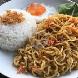 Indomie Goreng Telur    Nasi