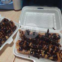 Banana Pisang Rolls Coklat Krenyes