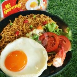 Indomie Telur (goreng)