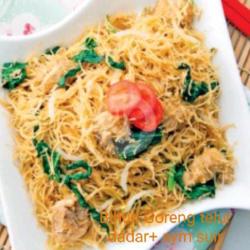 Bihun Goreng Telur Dadar Ayam Suir