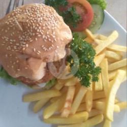 Tempe Burger With French Fries