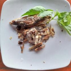 Ikan Pindang Suwir