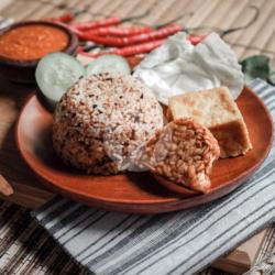 Nasi Tutug Oncom Tahu Tempe