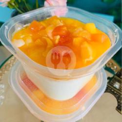 Puding Susu Buah Segar