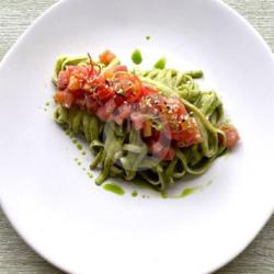 Linguini With Homemade Pesto Sauce And Tuna Tartare