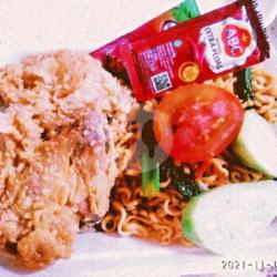 Mie Pedas   Chicken Crispy