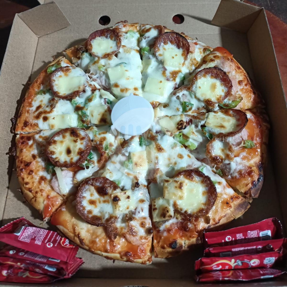 Burun teshigiga sikilgan