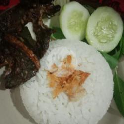 Nasi Uduk   Paru   Sambal   Lalapan