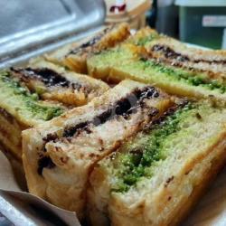 Roti Bakar Greentea   Chococruncy