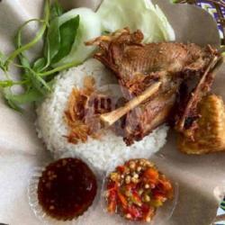 Nasi Ayam Pedes Bumbu Ireng