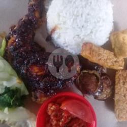 Ayam Bakar Spesial (nasi, Ayam, Tempe, Terong, Sambal, Lalap)