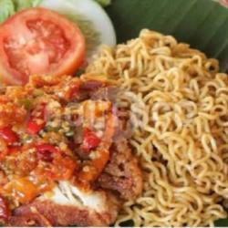 Mie Ayam Ambyar