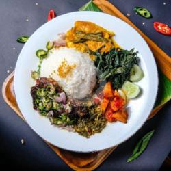 Nasi Rames Dendeng Batokok