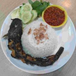 Nasi Uduk Lele Goreng