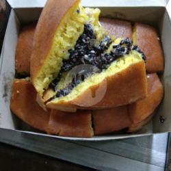 Martabak Bangka Ketan Hitam Klapa   Susu