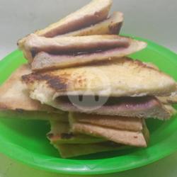 Roti Bakar Bluebarry