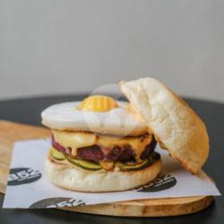 Vegan Sausage And Egg Muffin