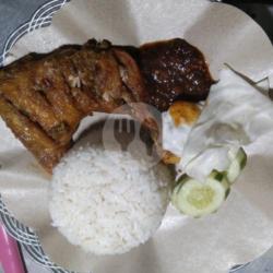 Nasi Ayam Penyet Bumbu Hitam Madura