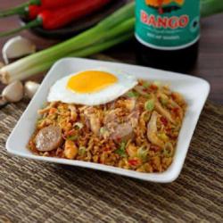 Nasgor Telor Ceplok Ayam Bakso Sosis Sayuran Dll