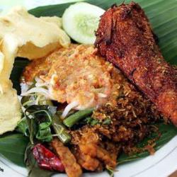 Nasi Pecel Ikan Ayam