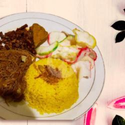 Nasi Uduk Kuning