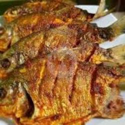 Ikan Goreng Bawal Tawar