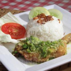 Nasi  Ayam Geprek Kremes Sambel Hijau