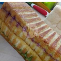 Roti Bakar Srikaya Blueberry