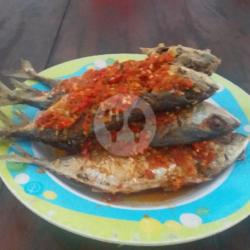 Ikan Laut Balado   Sayur   Sambal