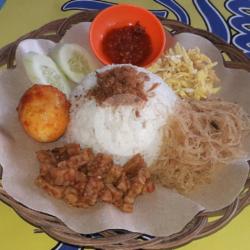 Nasi Uduk Putih Telor Bulat Balado